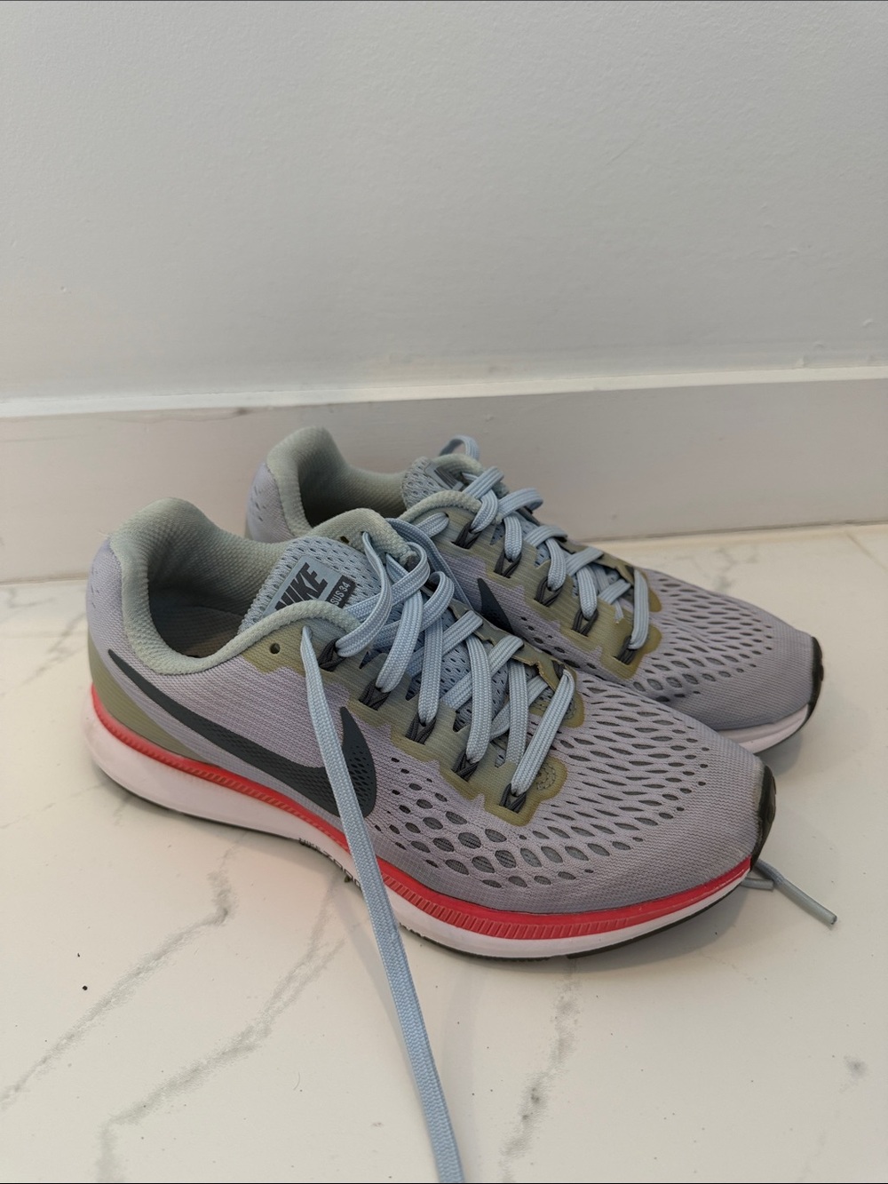 Nike Women's Zoom Pegasus 34 Light Gray and Pink Running Sneakers